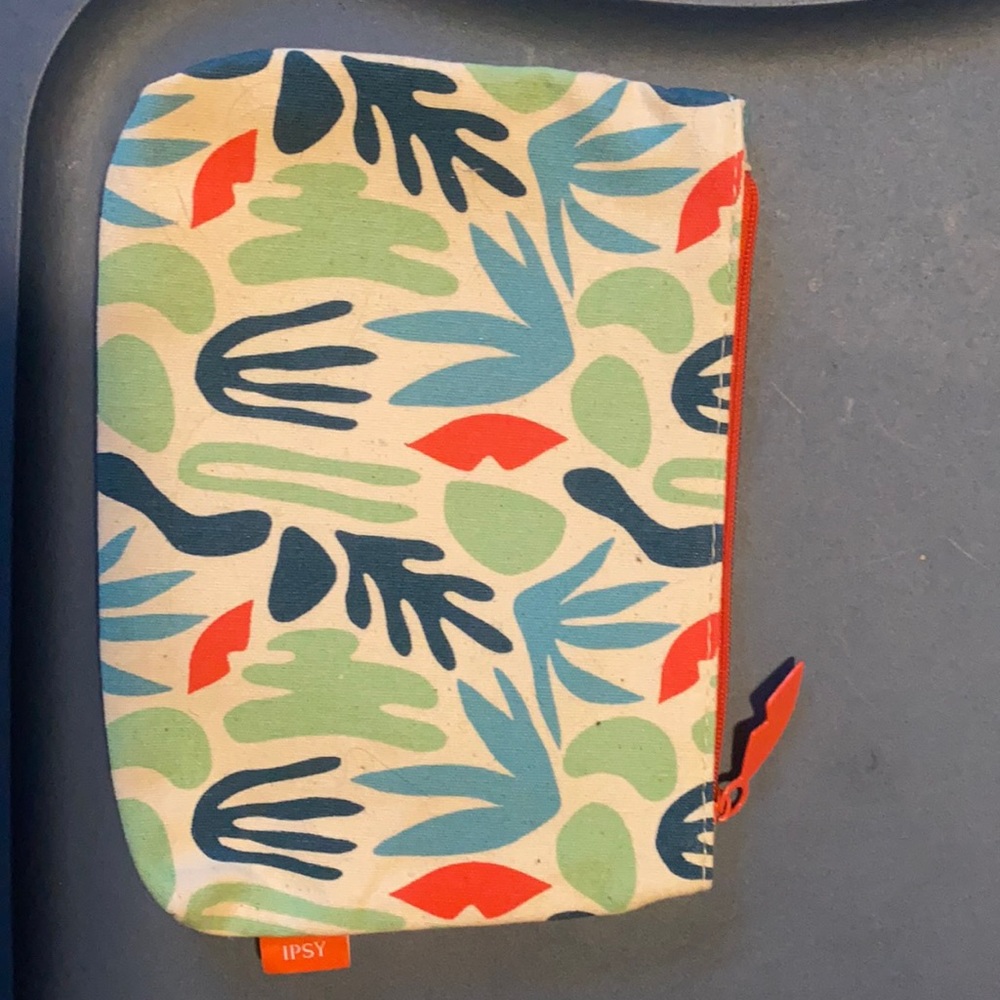 Ipsy makeupbag